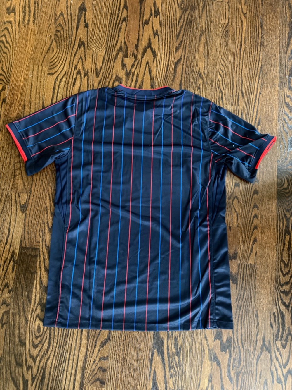 Nike USA Soccer Jersey - Navy with Red & Blue Pinstripes Men’s L - Picture 3 of 4
